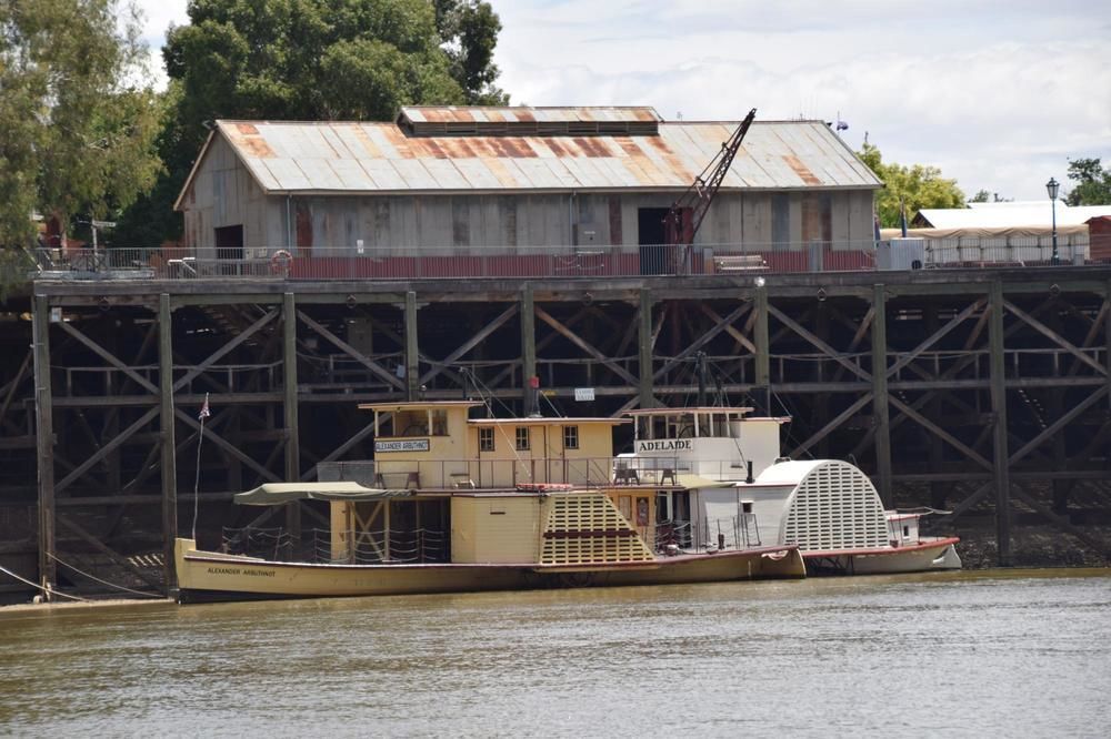 Big River Motel Ечука Екстериор снимка