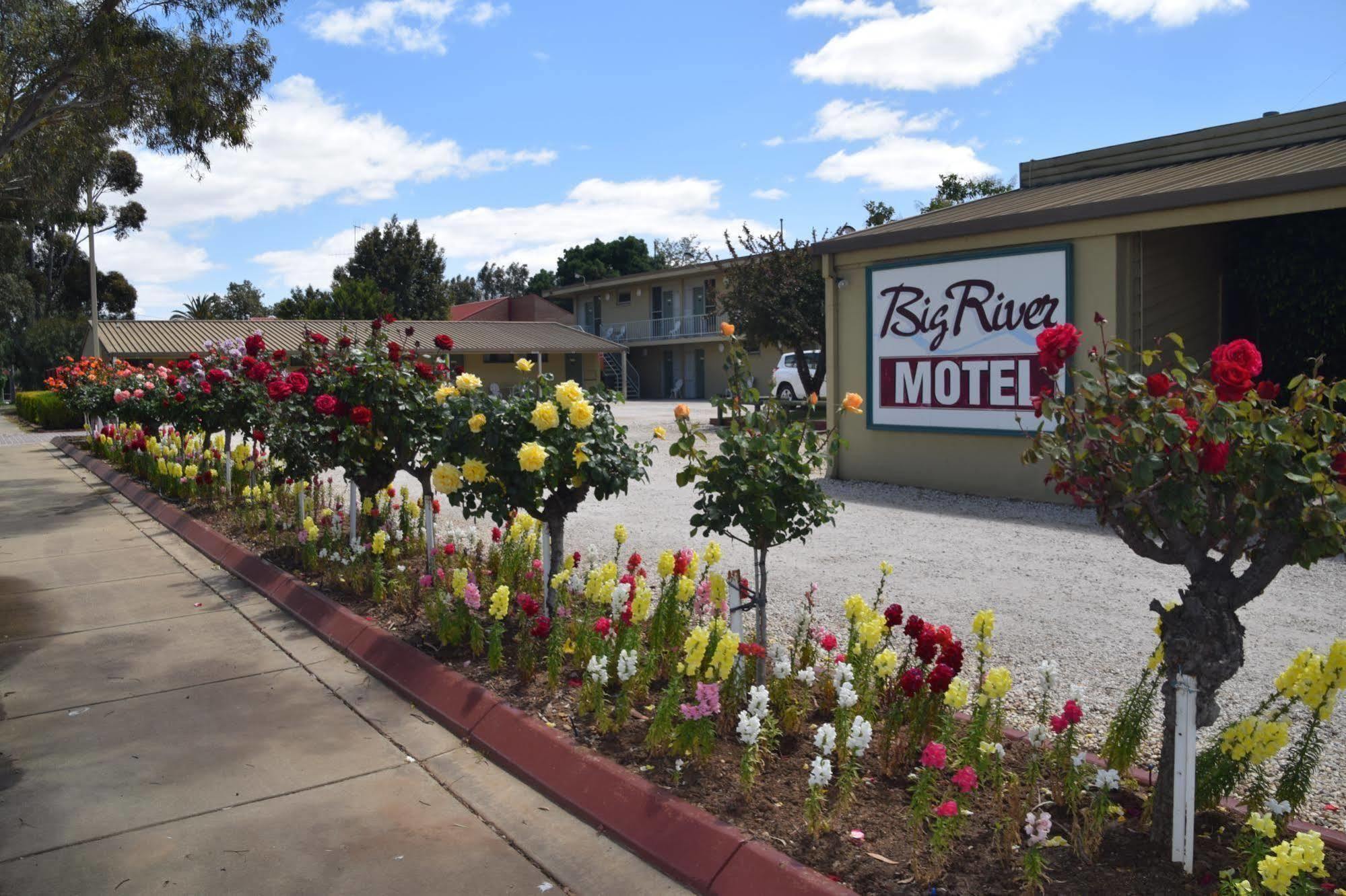 Big River Motel Ечука Екстериор снимка